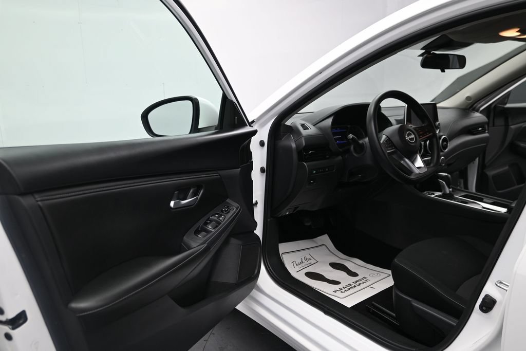 Used 2024 Nissan Sentra SV FWD image 11