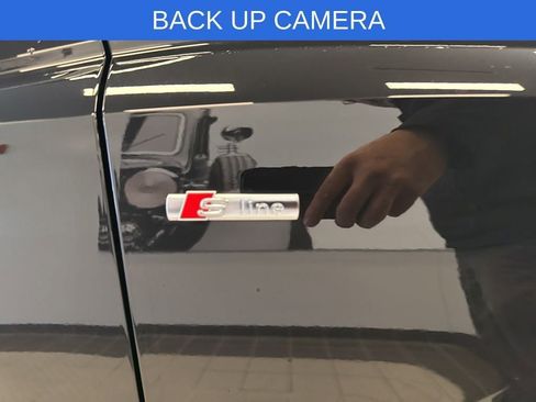 Used 2025 Audi Q3 2.0T Premium w/ Convenience Package image 9