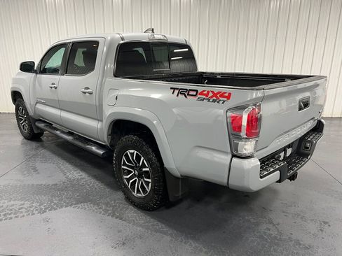 Used 2020 Toyota Tacoma TRD Sport image 15