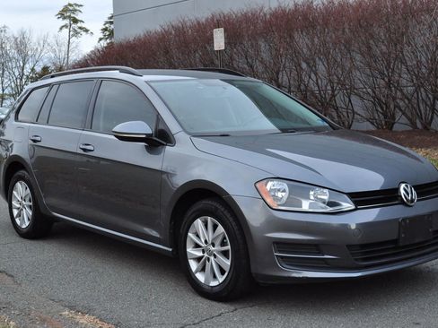 Used 2015 Volkswagen Golf S image 3