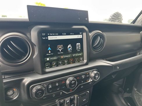 Certified 2022 Jeep Gladiator Willys image 21