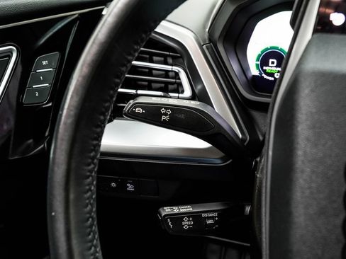 Used 2024 Audi Q4 e-tron Prestige AWD/4WD image 40