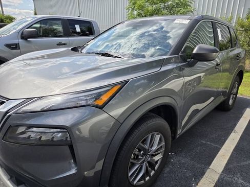 Used 2023 Nissan Rogue S AWD/4WD image 5