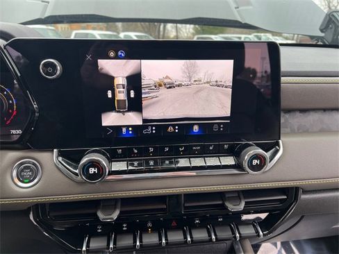 Used 2025 Chevrolet Colorado ZR2 w/ Technology Package image 22