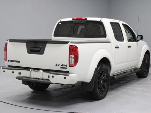 Certified 2019 Nissan Frontier SV w/ Value Truck Package AWD/4WD image 11
