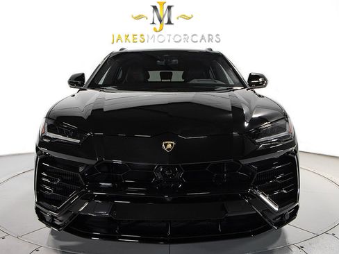 Used 2022 Lamborghini Urus image 17