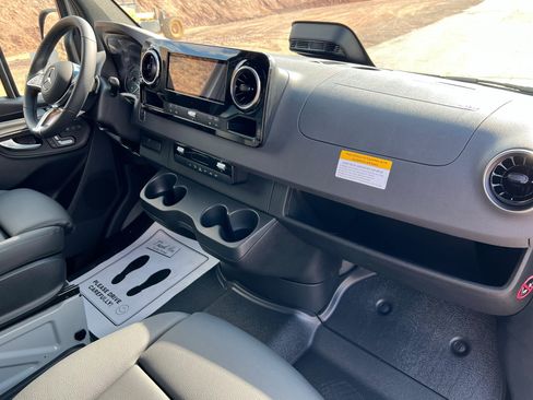 New 2025 Mercedes-Benz Sprinter 2500 image 22