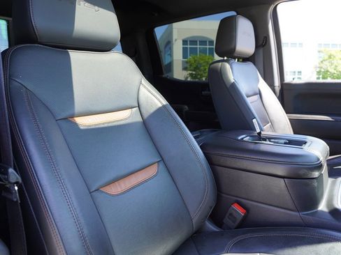 Used 2020 GMC Sierra 1500 AT4 w/ Off-Road Performance Package image 21