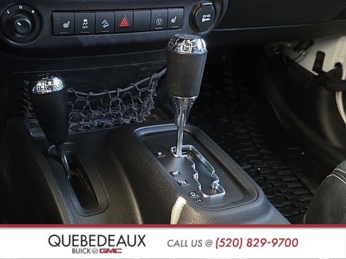 Used 2014 Jeep Wrangler Unlimited Rubicon w/ Connectivity Group AWD/4WD image 17