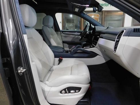 Used 2021 Porsche Cayenne GTS AWD/4WD image 81