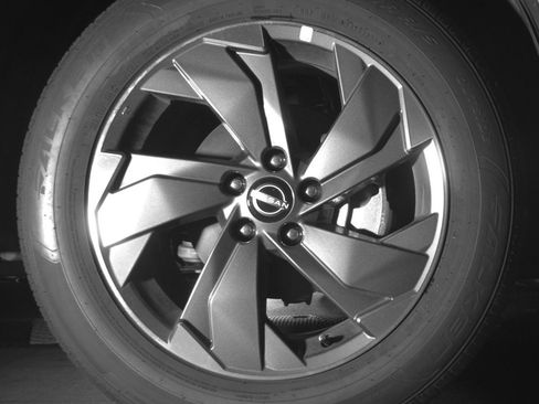 Used 2025 Nissan Rogue SV image 13