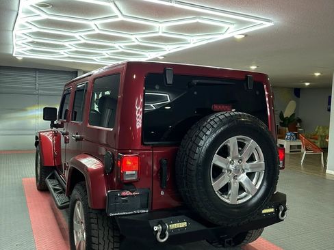 Used 2012 Jeep Wrangler Unlimited Sahara w/ Connectivity Group AWD/4WD image 4