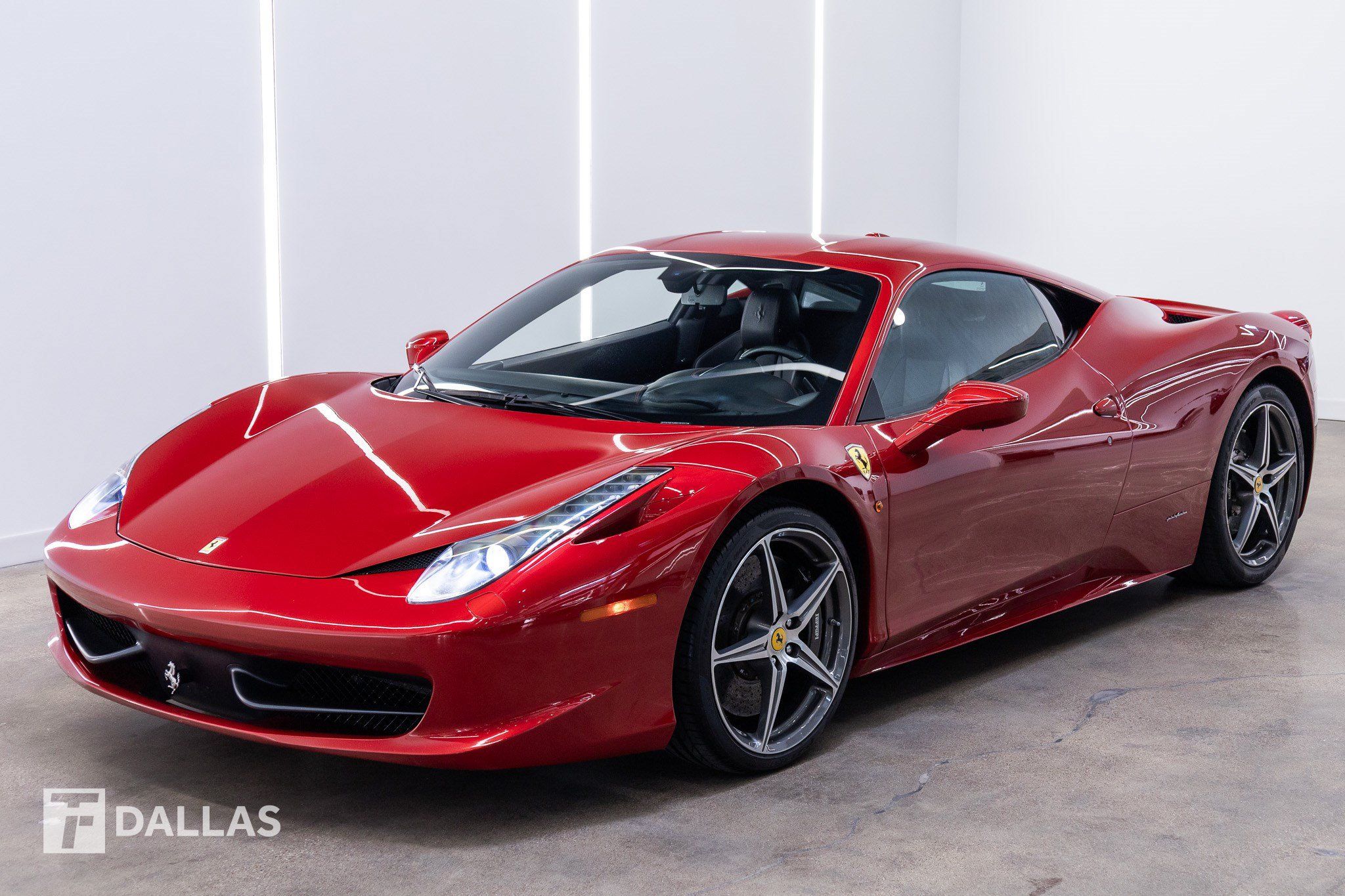 Used 2011 Ferrari 458 Italia Coupe RWD image 2