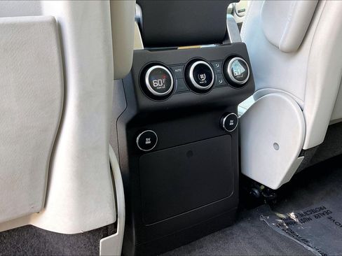 Used 2019 Land Rover Discovery HSE AWD/4WD image 36