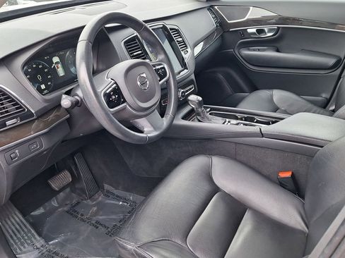 Used 2018 Volvo XC90 T6 Momentum image 10