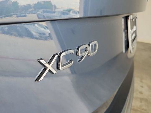 Used 2025 Volvo XC90 B5 Plus AWD/4WD image 8
