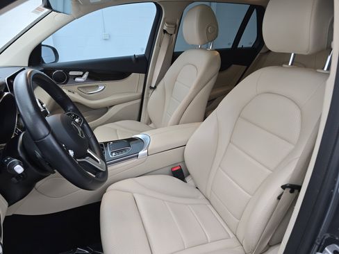 Certified 2021 Mercedes-Benz GLC 300 w/ Premium Package image 15