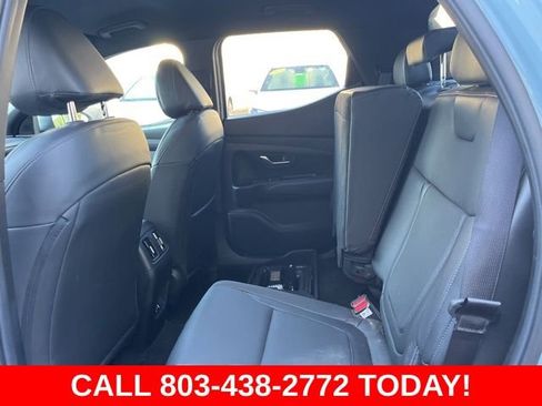 Used 2025 Hyundai Santa Cruz SEL FWD image 12