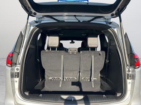 New 2026 Chrysler Pacifica Select image 30