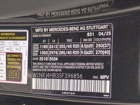 Used 2025 Mercedes-Benz GLC 300 4MATIC image 26