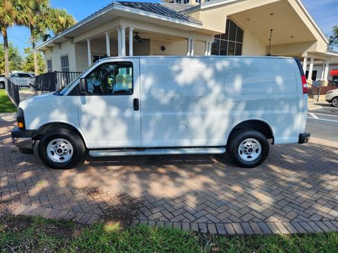 Used 2023 GMC Savana 2500 w/ Driver Convenience Package image 2