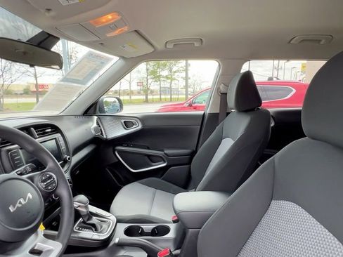 Used 2024 Kia Soul LX w/ Option Group 015 image 32