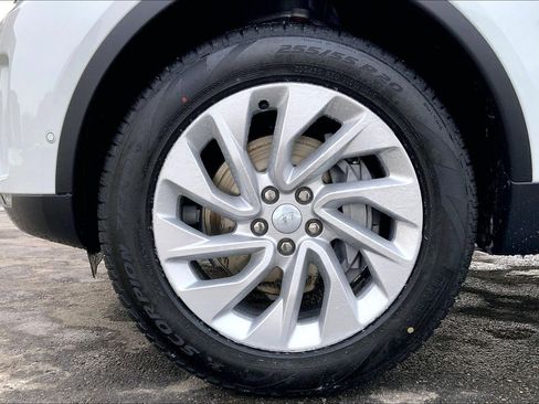 New 2026 Land Rover Discovery S image 11