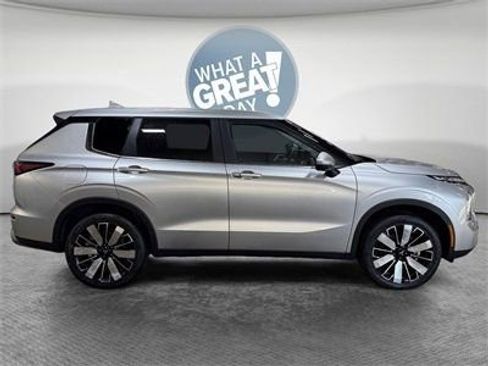 New 2026 Mitsubishi Outlander SE AWD/4WD image 2