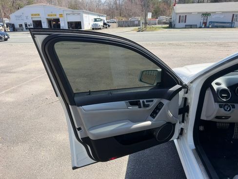 Used 2013 Mercedes-Benz C 250 C 250 Luxury Sedan 4D image 21