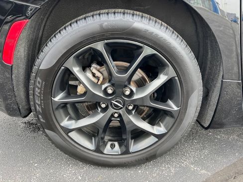 Used 2025 Chrysler Pacifica Limited FWD image 40