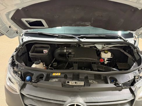 Used 2022 Mercedes-Benz Sprinter 2500 image 50