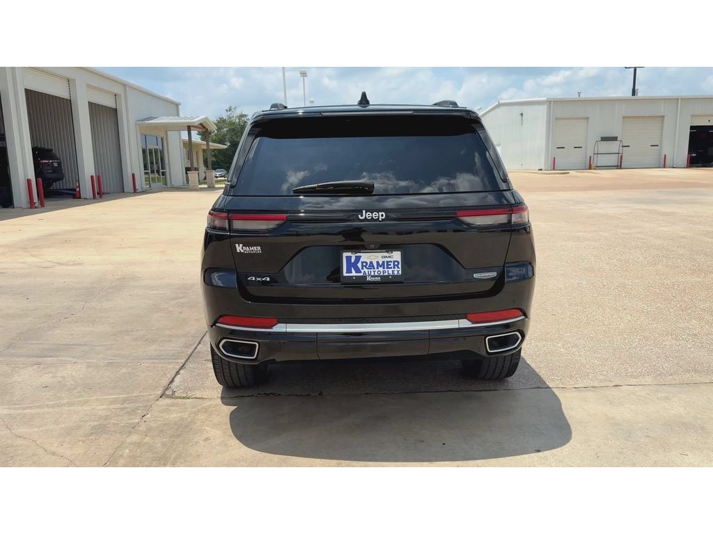 Used 2025 Jeep Grand Cherokee Summit AWD/4WD image 7