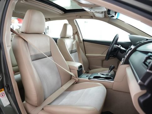 Used 2013 Toyota Camry XLE w/ Leather Pkg FWD image 55