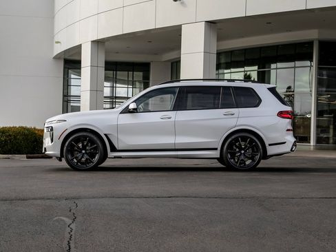 New 2026 BMW X7 xDrive40i image 2