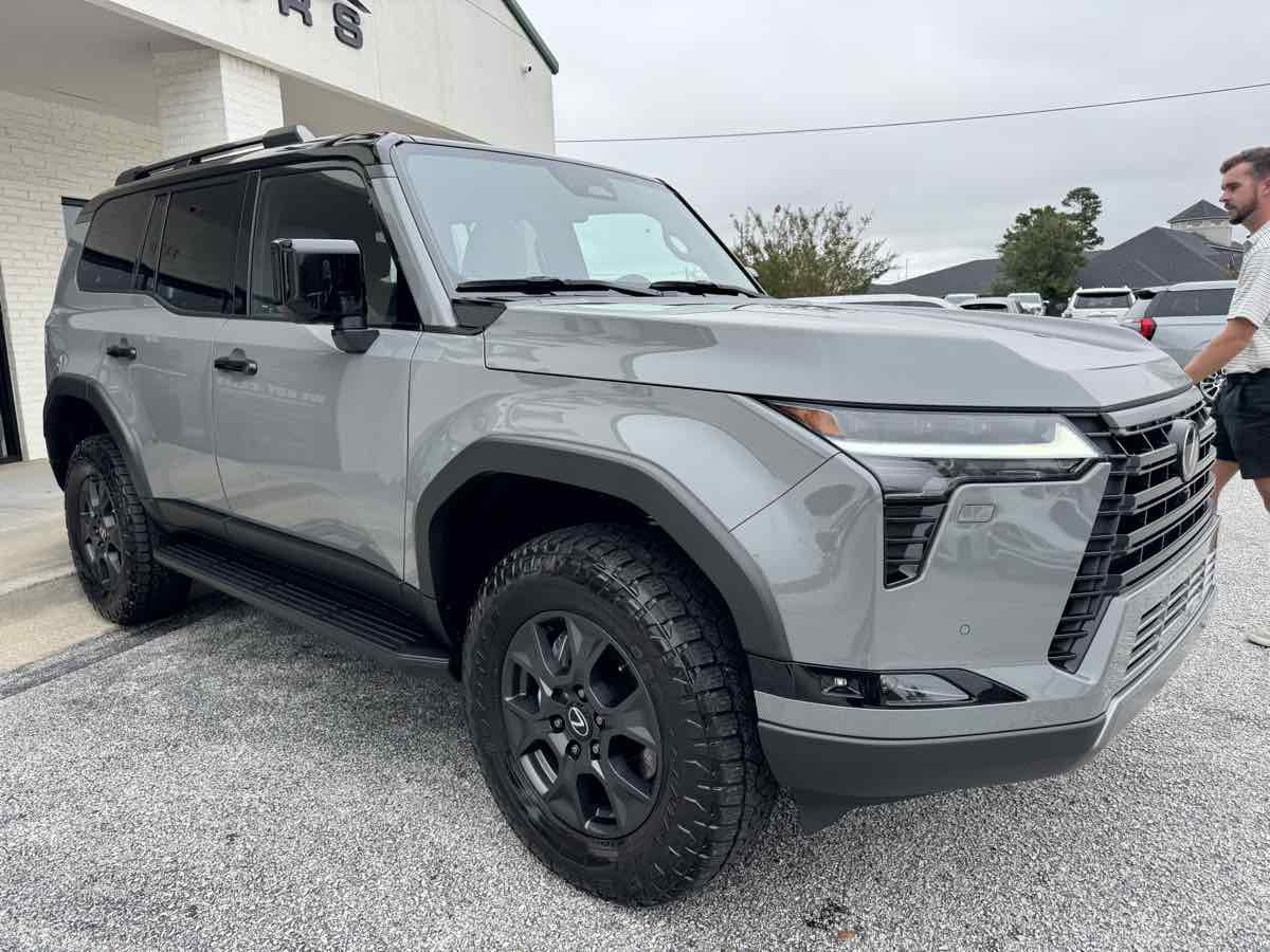 Used 2025 Lexus GX 550 AWD/4WD image 40