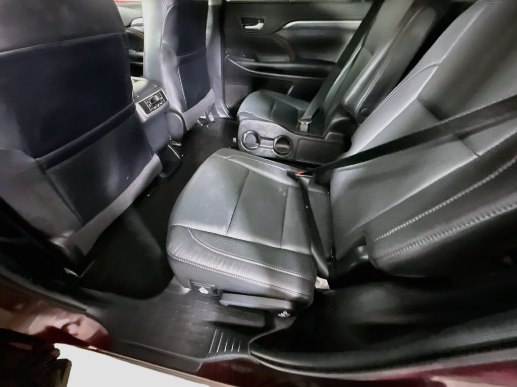 Certified 2019 Toyota Highlander Limited AWD/4WD image 30
