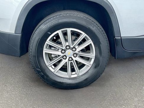 Used 2023 Chevrolet Traverse LT FWD image 31