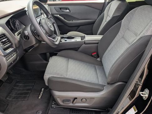 Used 2023 Nissan Rogue SV FWD image 14