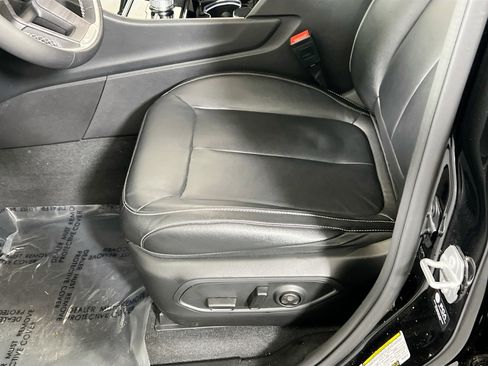 Used 2023 Jeep Grand Cherokee Limited image 19