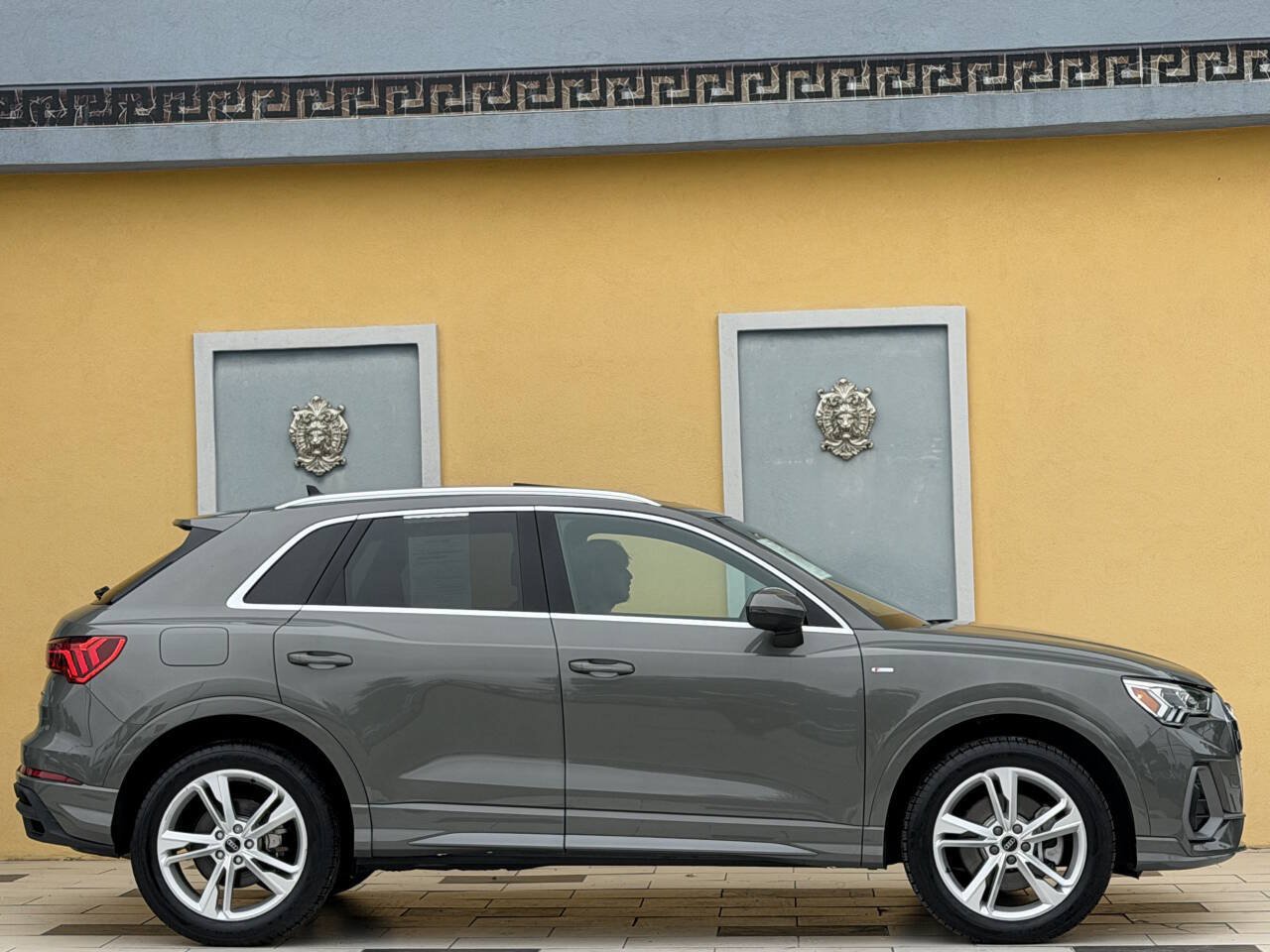 Used 2023 Audi Q3 2.0T Premium Plus w/ Premium Plus Package AWD/4WD image 7