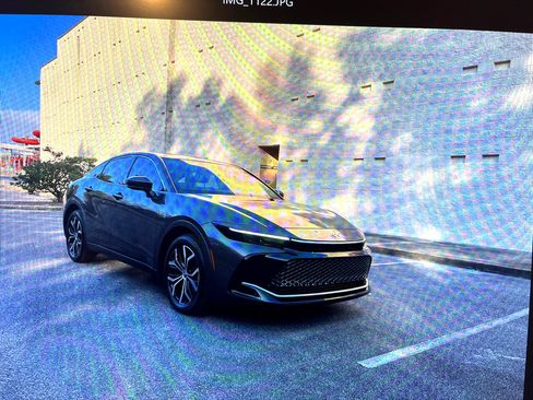 Used 2024 Toyota Crown XLE AWD (Natl) image 3