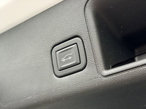 Certified 2023 GMC Terrain SLT w/ LPO, Floor Liner Package image 27