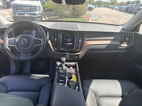 Used 2021 Volvo XC60 T5 Momentum w/ Advanced Package AWD/4WD image 25
