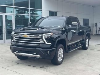 Used 2024 Chevrolet Silverado 2500 High Country AWD/4WD video 1