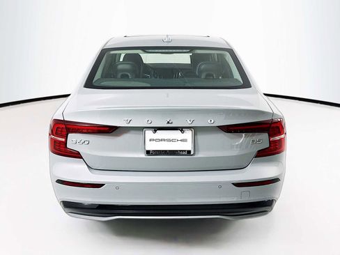 Used 2025 Volvo S60 B5 Core image 8