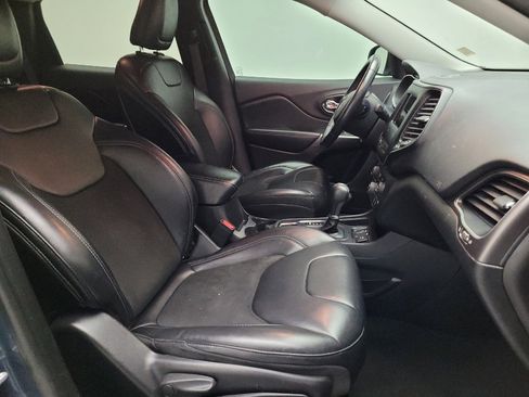 Used 2019 Jeep Cherokee Latitude Plus image 21