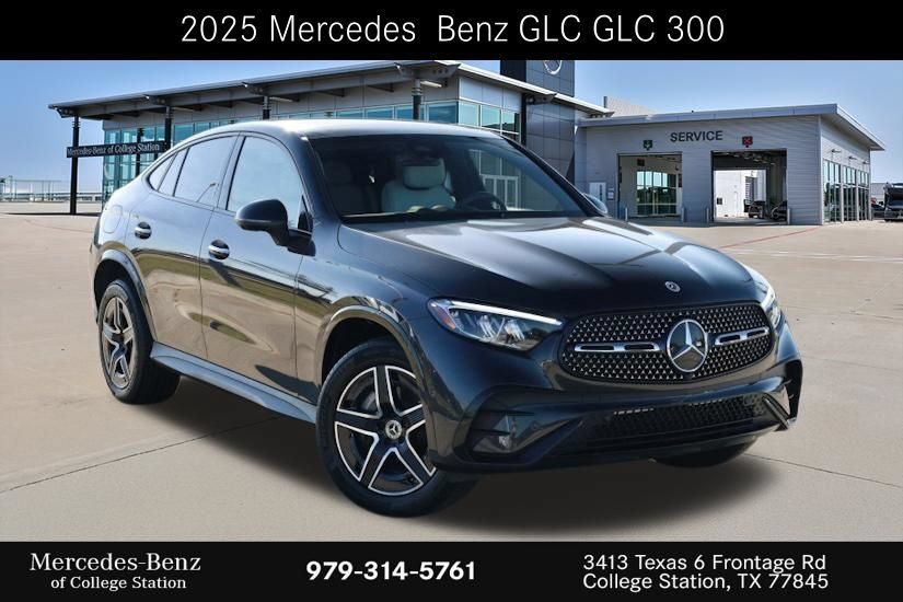 Certified 2025 Mercedes-Benz GLC 300 4MATIC image 1