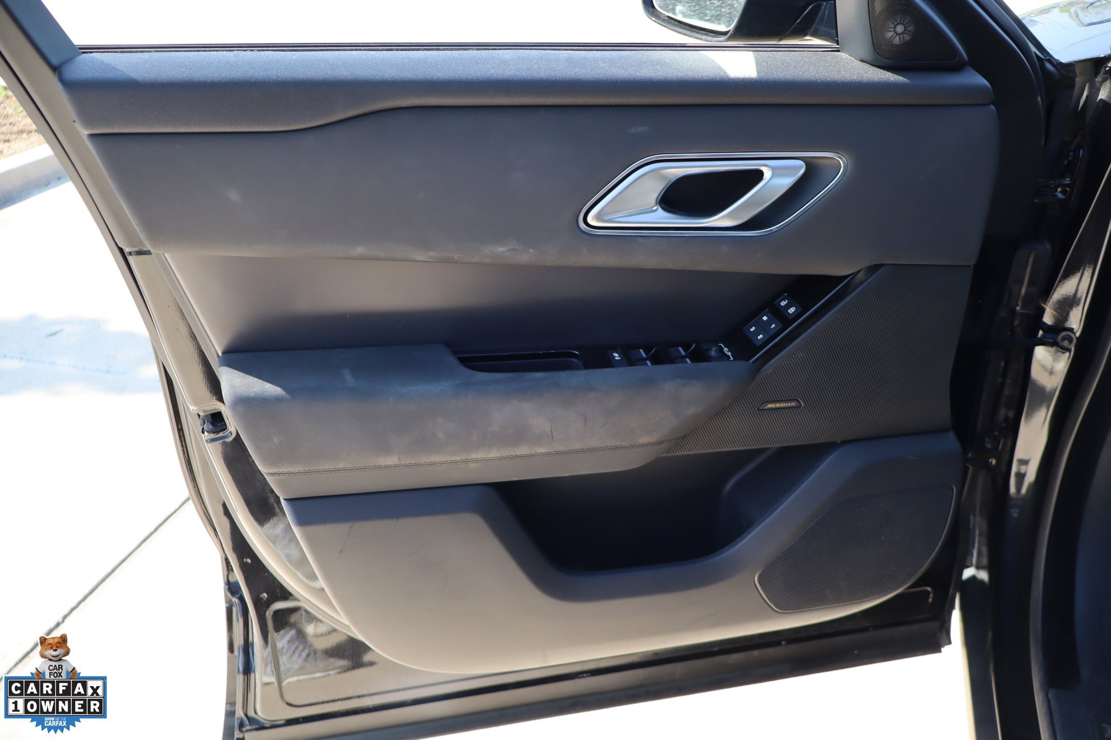 Used 2025 Land Rover Range Rover Velar Dynamic SE AWD/4WD image 14