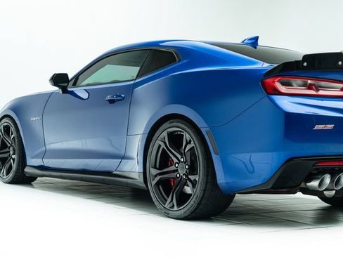 Used 2017 Chevrolet Camaro SS RWD image 19