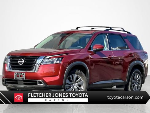 Used 2024 Nissan Pathfinder SV w/ SV Premium Package FWD image 1